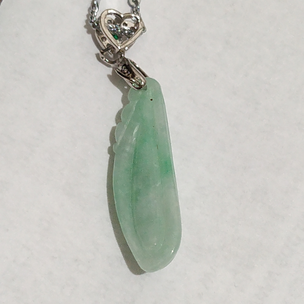 Authentic type a lucky green jade pendant necklace - Picture 3 of 3